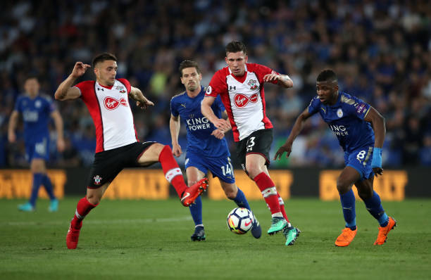 一些当地居 一些当地居