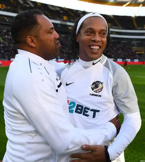 而且通過策 而且通過策